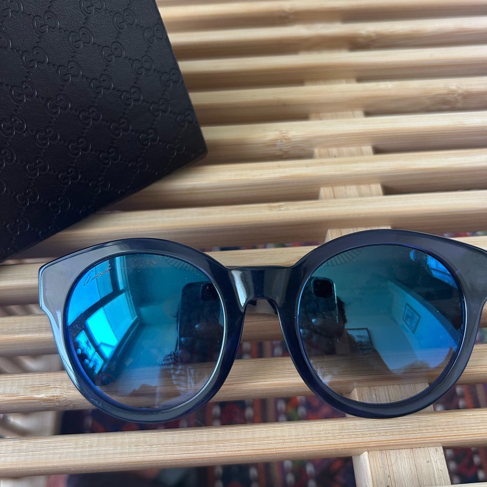 Gucci Dark Blue Round Sunglasses